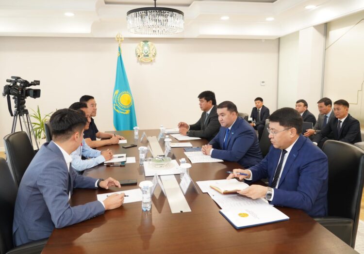 ТҮРКІСТАН ОБЛЫСЫНДА ТІКҰШАҚ ПЕН ҰШҚЫШСЫЗ ҰШУ АППАРАТТАРЫН ШЫҒАРАТЫН ЗАУЫТ САЛУ МӘСЕЛЕСІ ТАЛҚЫЛАНДЫ