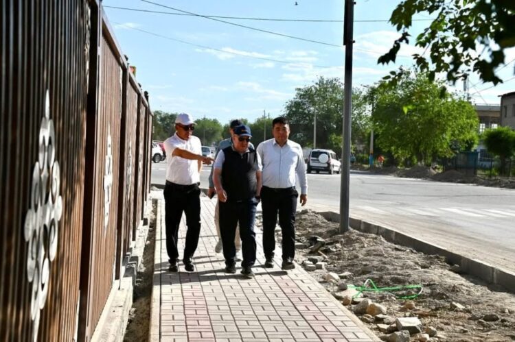 СОЗАҚТА ҚҰРЫЛЫС ЖӘНЕ АБАТТАНДЫРУ ЖҰМЫСТАРЫ ҚАРҚЫНДЫ ЖҮРГІЗІЛІП ЖАТЫР