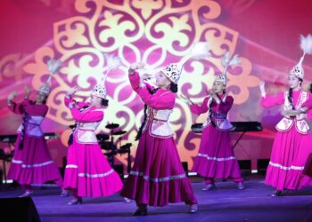 ОТЫРАРЛЫҚТАР «ӨНЕРЛІ ӨЛКЕНІҢ» КЕЛЕСІ КЕЗЕҢІНЕ ЖОЛДАМА АЛДЫ