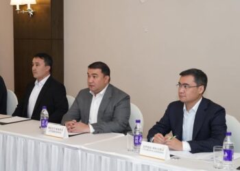 НҰРАЛХАН КӨШЕРОВ БАСТАҒАН ТҮРКІСТАН ОБЛЫСЫНЫҢ ДЕЛЕГАЦИЯСЫ ҚЫТАЙҒА ЖҰМЫС САПАРЫМЕН БАРДЫ