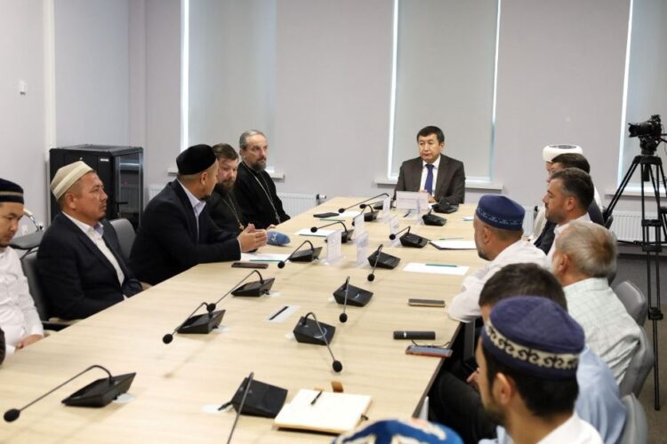 ОБЛЫСТЫҚ ДІН ІСТЕРІ БАСҚАРМАСЫ ЖАНЫНАН ҚҰРЫЛҒАН «ЫНТЫМАҚ-ТҮРКІСТАН» КЛУБЫНЫҢ КЕЗЕКТІ ОТЫРЫСЫ ӨТТІ