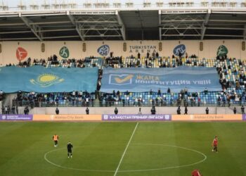 ТҮРКІСТАНДАҒЫ СТАДИОНДА ФУТБОЛДАН ТАРТЫСТЫ МАТЧ ӨТТІ
