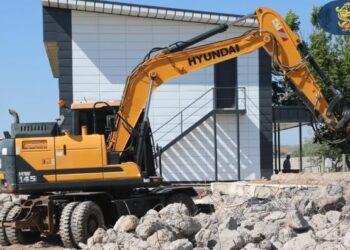 САРЫАҒАШ ҚАЛАСЫНДАҒЫ ОРТАЛЫҚ СТАДИОНҒА КҮРДЕЛІ ЖӨНДЕУ ЖҰМЫСТАРЫ ЖҮРГІЗІЛІП ЖАТЫР