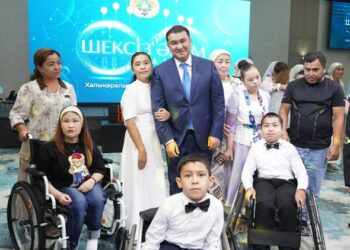 ТҮРКІСТАНДА ЕРЕКШЕ БАЛАЛАРҒА АРНАЛҒАН «ШЕКСІЗ ӘЛЕМ» АТТЫ МЕРЕКЕЛІК КЕШІ ӨТТІ