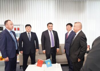 НҰРАЛХАН КӨШЕРОВ ТҮРКІСТАН ОБЛЫСЫМЕН БАУЫРЛАС ХУБЭЙ ӨЛКЕСІНДЕ МАҢЫЗДЫ КЕЗДЕСУЛЕР ӨТКІЗДІ