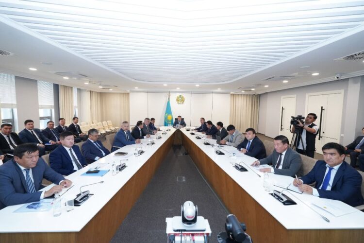 ТҮРКІСТАН ОБЛЫСЫНДА ҚАҒАЗ, МАҚТА ӨНІМДЕРІН ШЫҒАРАТЫН ЗАУЫТТАР САЛЫНЫП ЖАТЫР