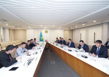 ТҮРКІСТАН ОБЛЫСЫНДА ГҮЛ ОРТАЛЫҒЫ МЕН КЕШЕНІН САЛУ БАСТАМАСЫ ТАЛҚЫЛАНДЫ
