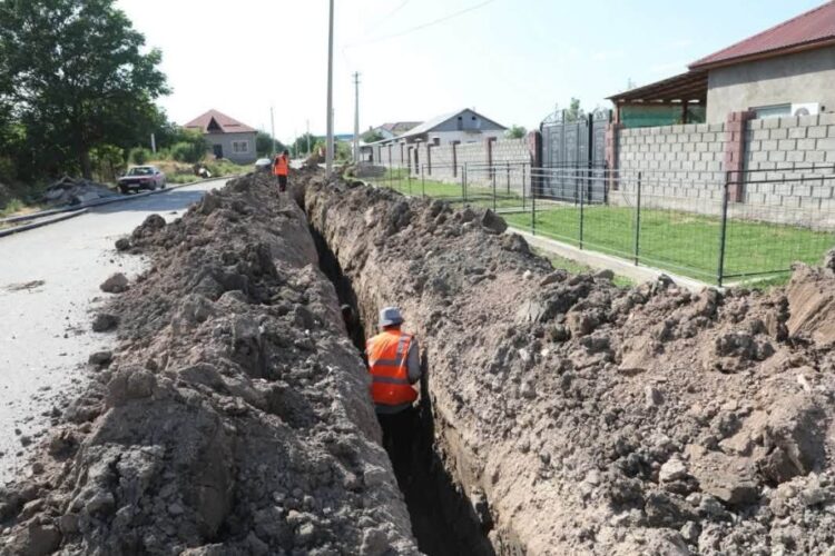 САРЫАҒАШ: АҚЖАР, ДЕРБІСЕК ЕЛДІ МЕКЕНДЕРІНІҢ АУЫЗ СҮ ЖҮЙЕЛЕРІН ЖАҢҒЫРТУ ЖҰМЫСТАРЫ ЖҮРІП ЖАТЫР