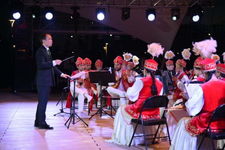 Ұлттық домбыра күнінде Шымкентті әсем әуен тербеп тұрды